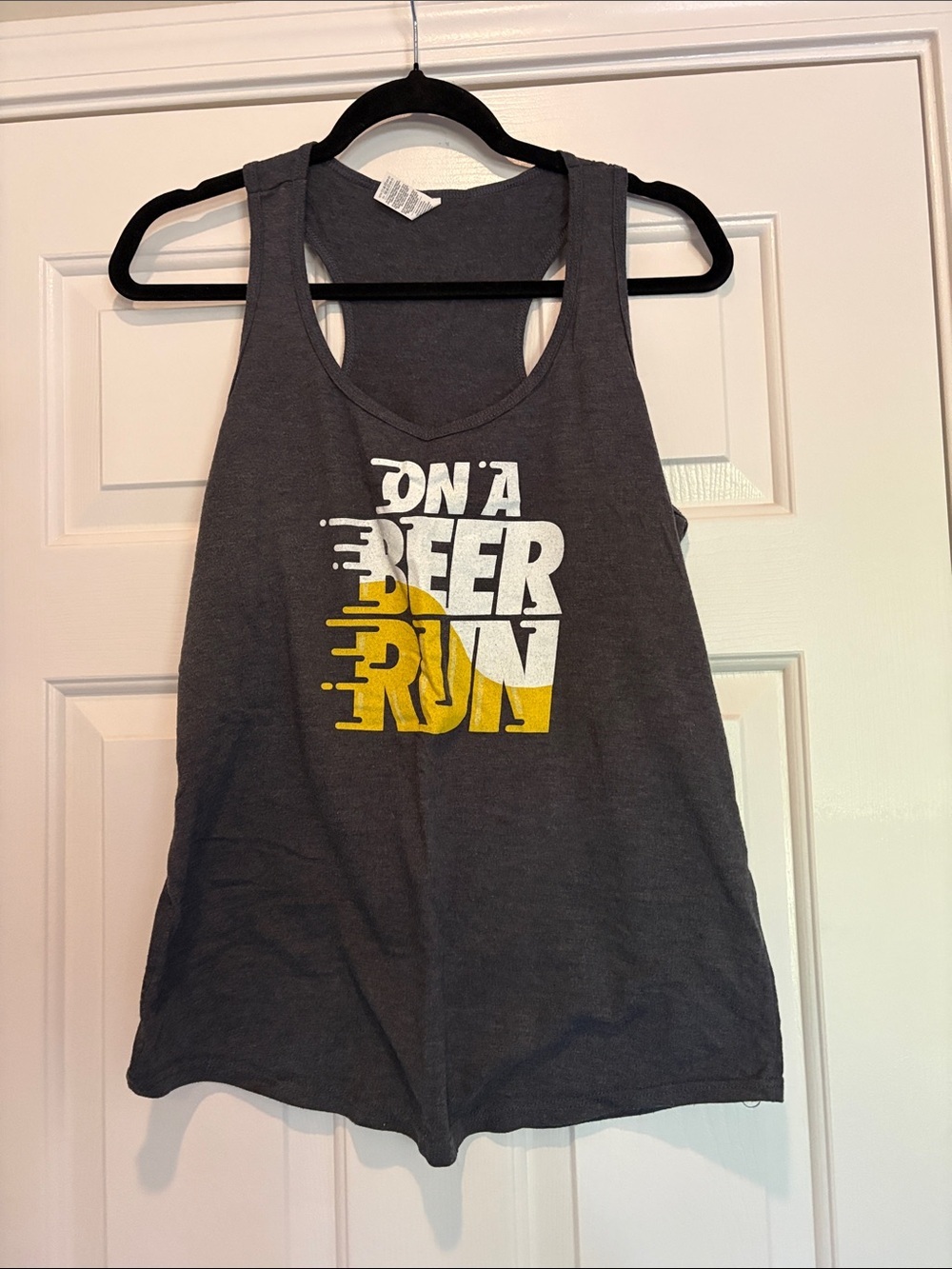 Women’s Charcoal Graphic Tank Top - 'On A Beer Run' size Large - Picture 1 of 3